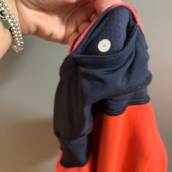 Lululemon Navy & Coral Reversible legging - Size 4 - Picture 8 of 8